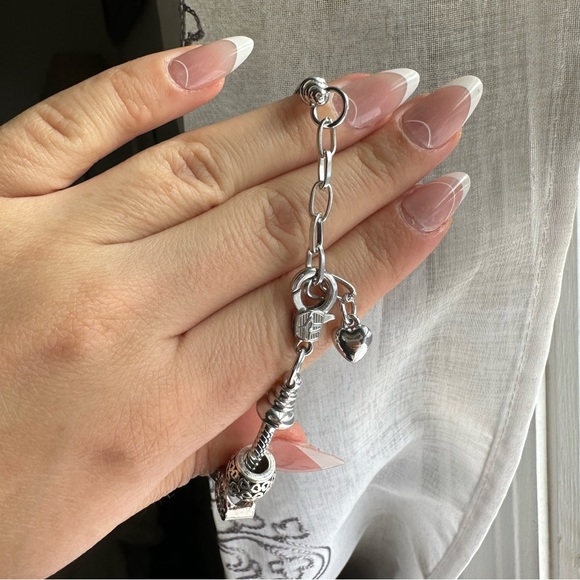 BRAND NEW Silver Holiday Charm Bracelet with 9 slide on artisan beads - Picture 8 of 13